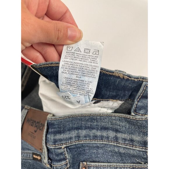 Wrangler Men's Blue Bootcut Jeans - Picture 6 of 9